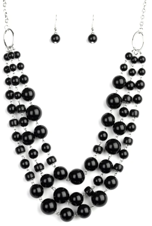 Everyone Scatter Black Necklace