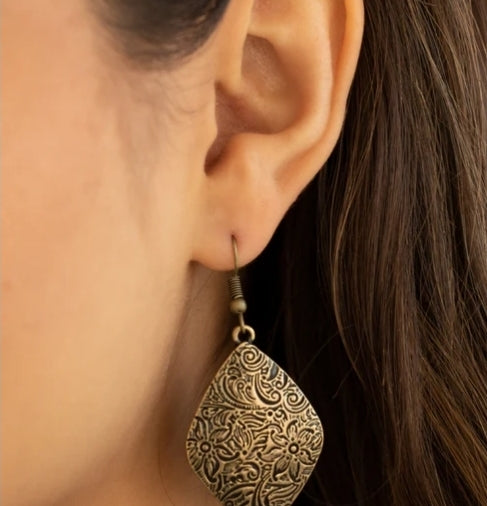Flauntable Florals Brass Earring