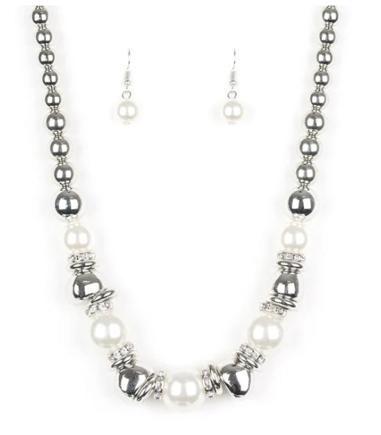 Hollywood Haute Spot Silver Necklace