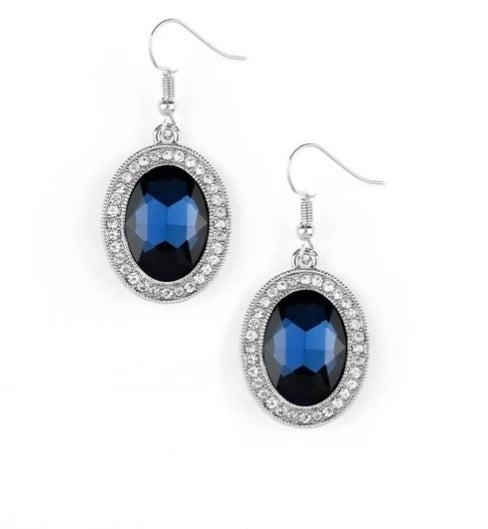 Only FAME In Town Earring White