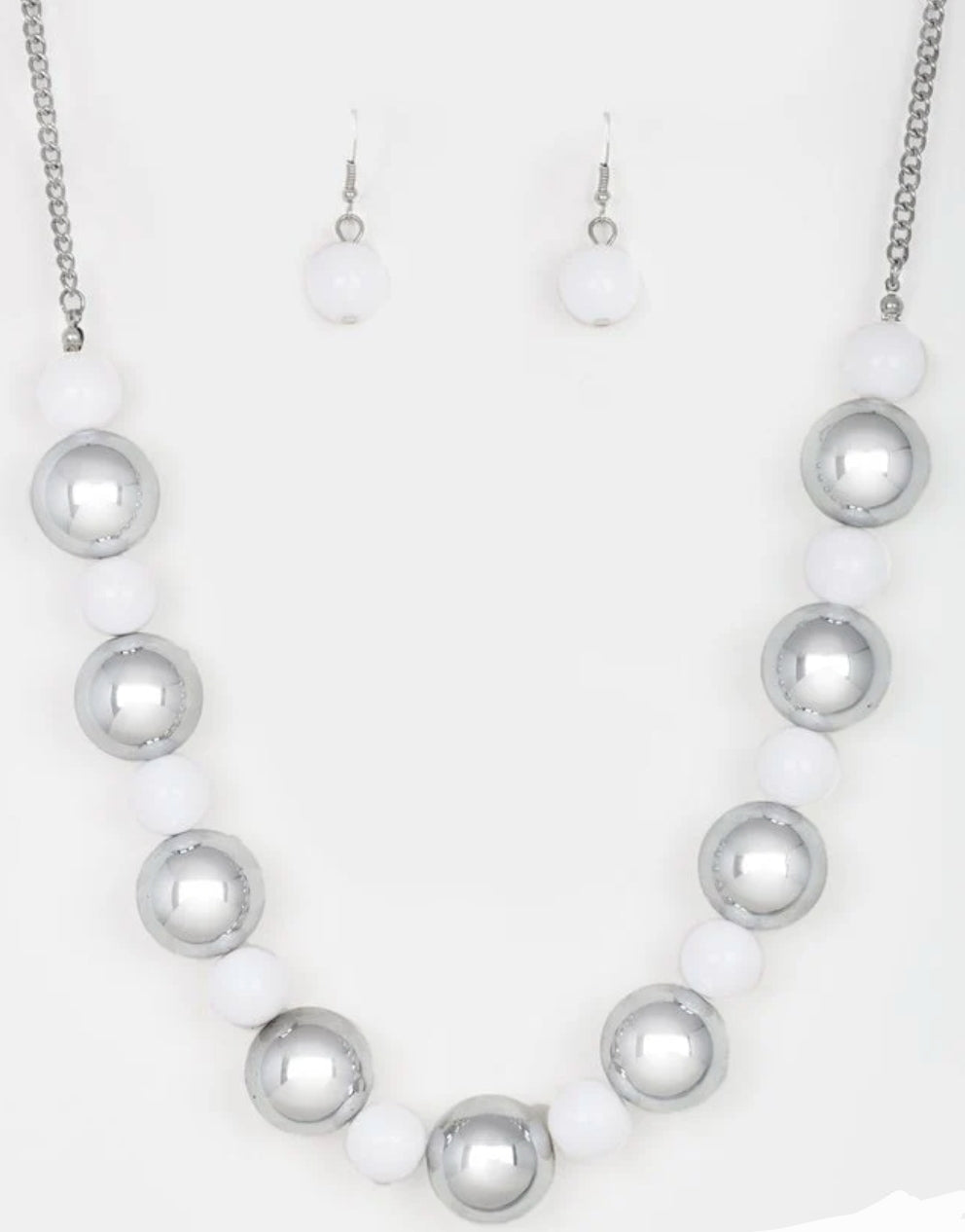 Top Pop White Necklace