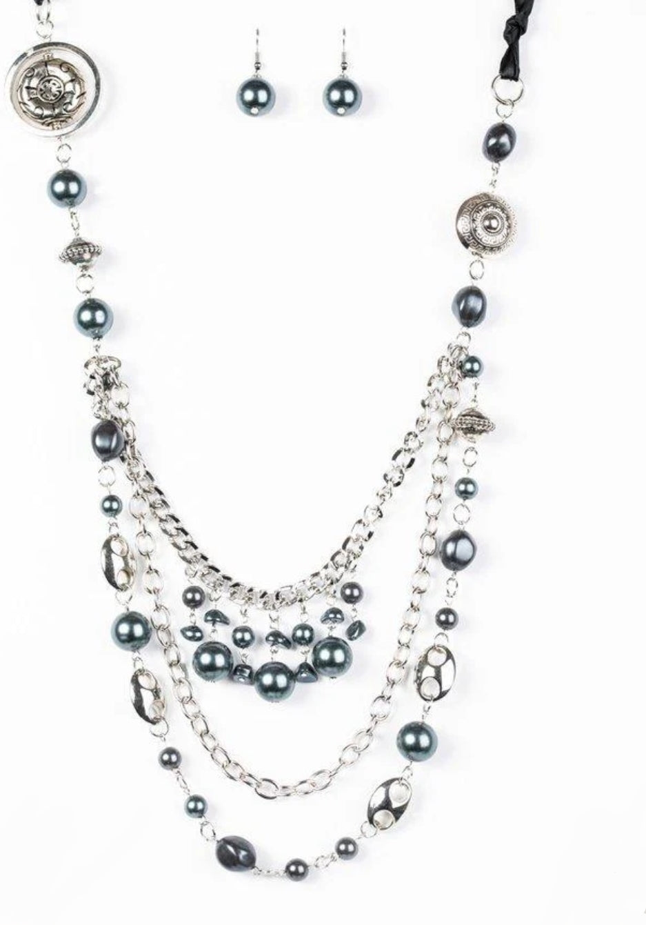 All The Trimmings Ivory White Necklace