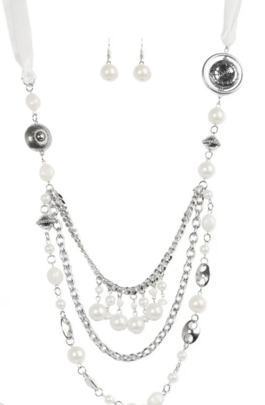 All The Trimmings Ivory White Necklace