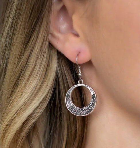 Socialite Luster Silver Earring