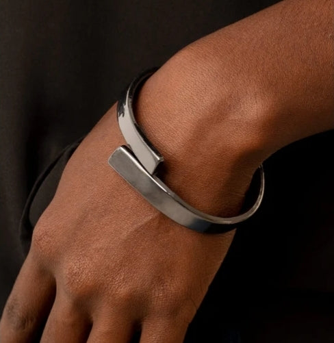 Dare to Flare Black Bracelet