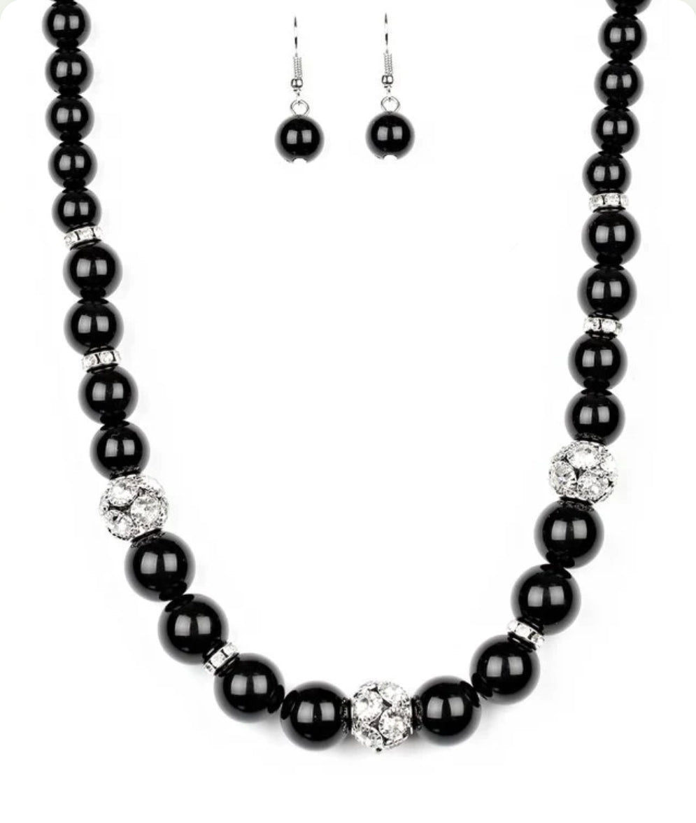 Rich Girl Refinement Black Necklace