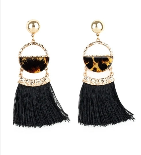 Tassel Trot Multi Post