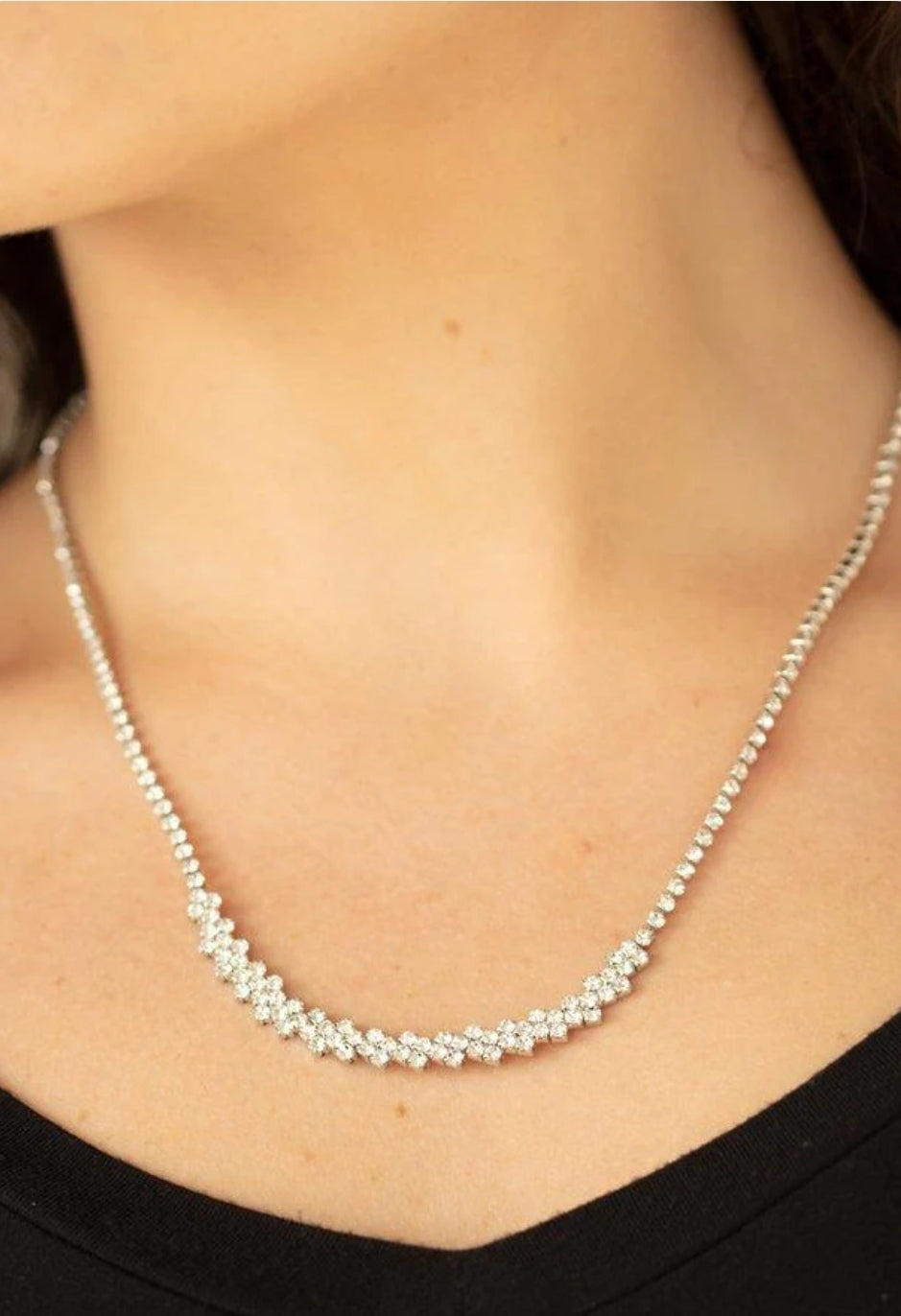 Glamour Glow White Necklace