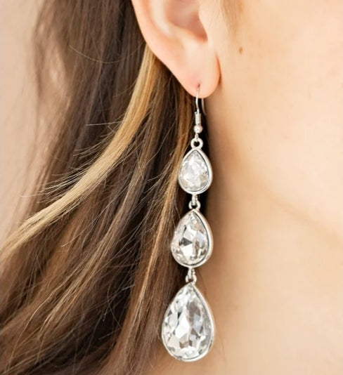 Metro Momentum White Earring