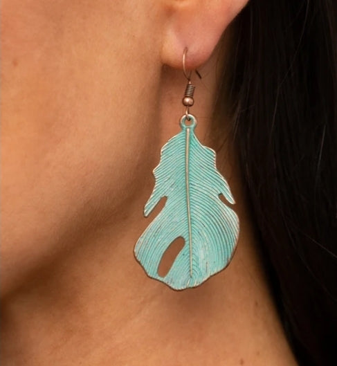 Heads QUILL Roll Blue Earring