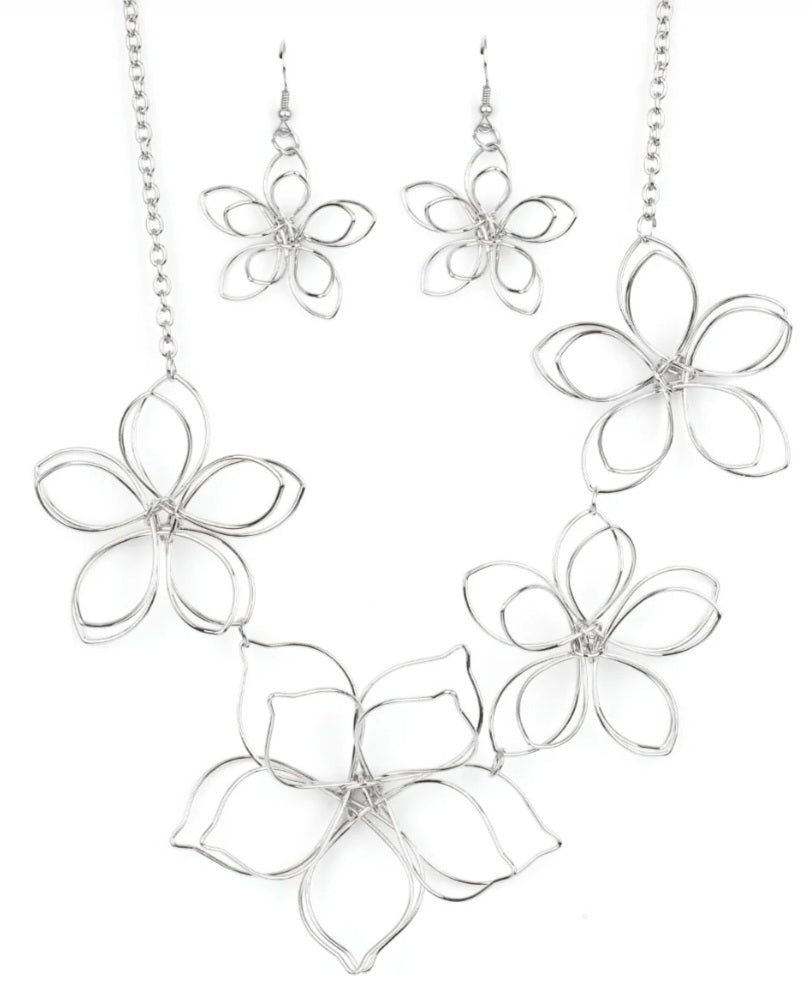 Flower Garden Fashionista Silver Necklace