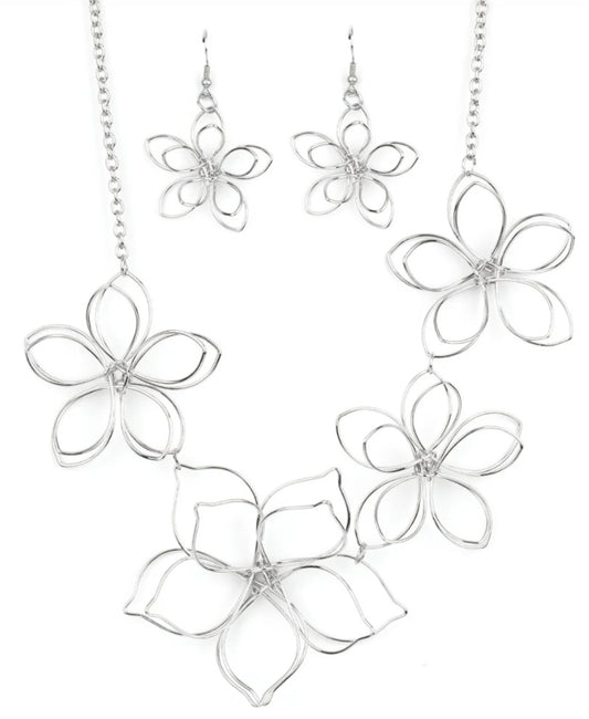 Flower Garden Fashionista Silver Necklace
