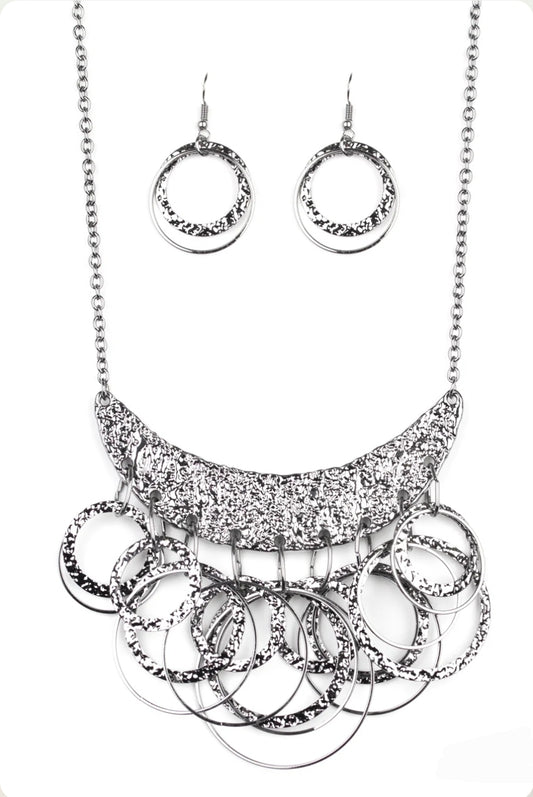 Metro Eclipse Black Necklace