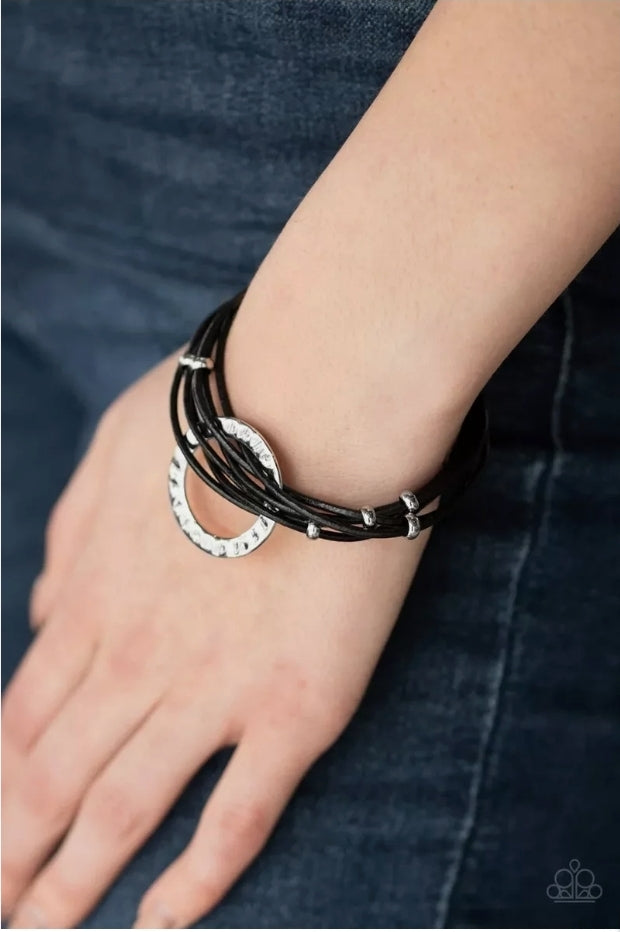 Magnetic Muse Urban Black Bracelet