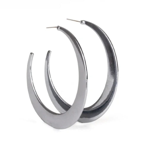Moon Beam Black Earrings