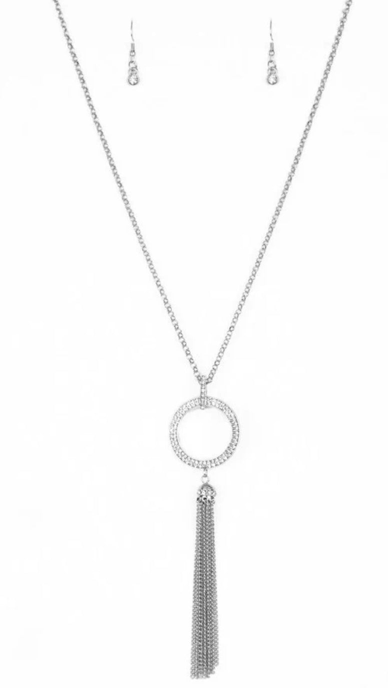 Straight to the top Black Necklace