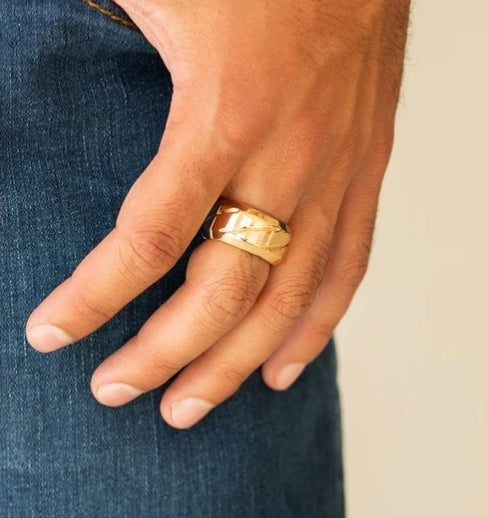 Sideswiped Gold Men's Ring