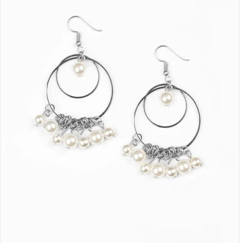 New York Attraction White Earring