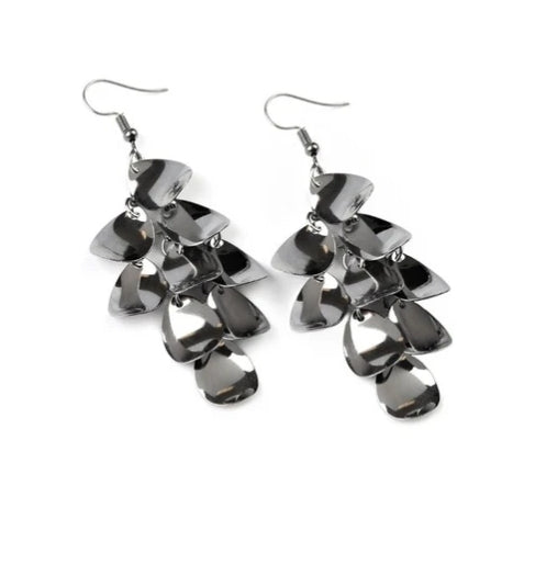 Resplendent Reflection Black Earring