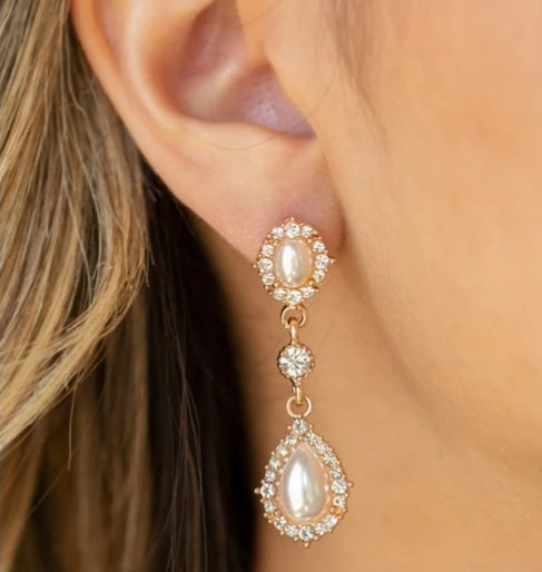 All GLOWING Gold Post Earring