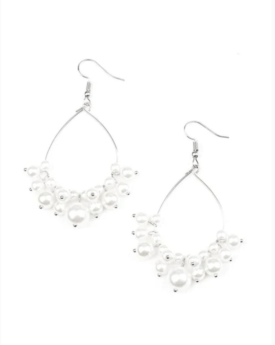 5th Avenue Appeal White Earring