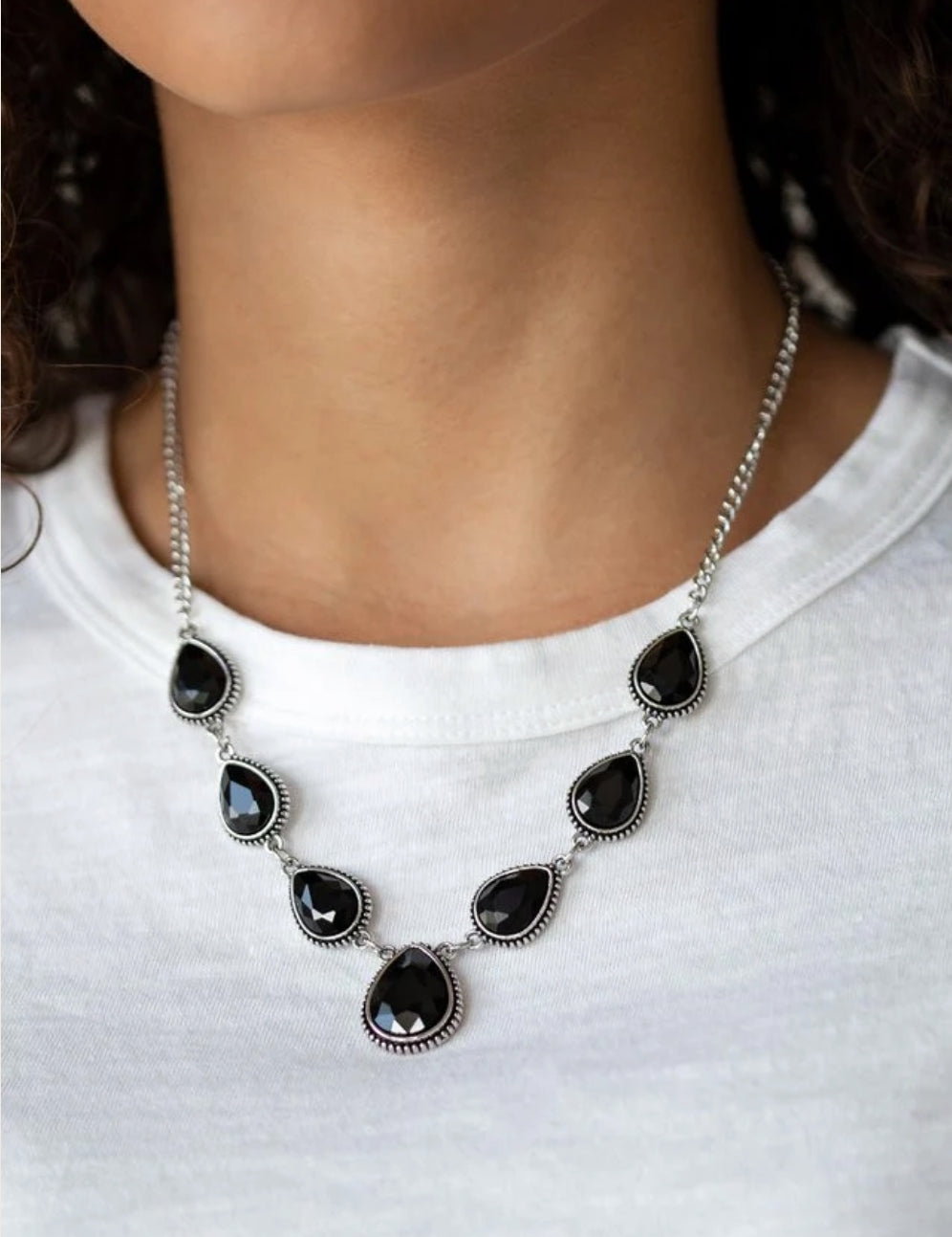 Socialite Social White Necklace