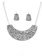 Powerful Prowel Black Necklace