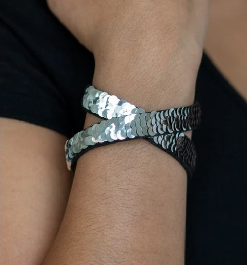 Under The SEQUINS Gold Urban Bracelet