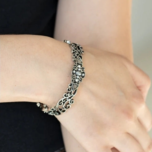 Victorian Vines White Bracelet