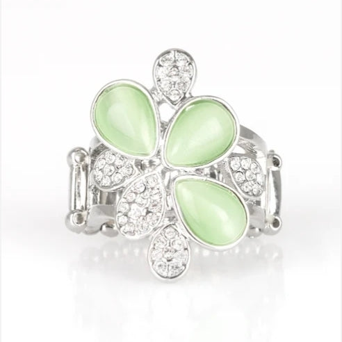 Diamond Daises Green Ring