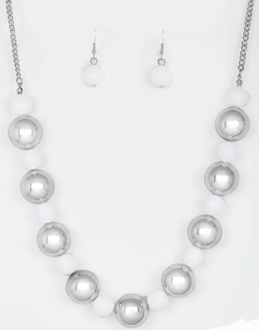 Top Pop White Necklace