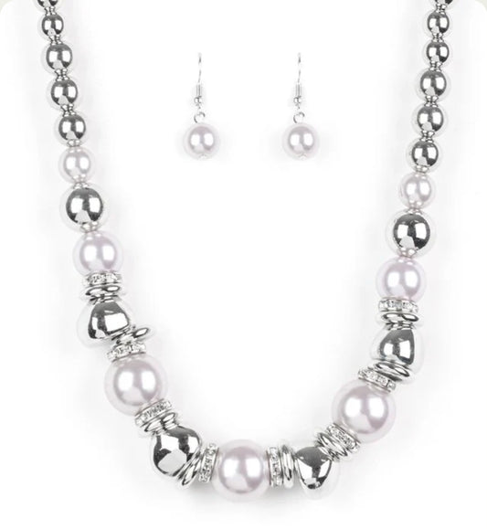 Hollywood Haute Spot Silver  Necklace